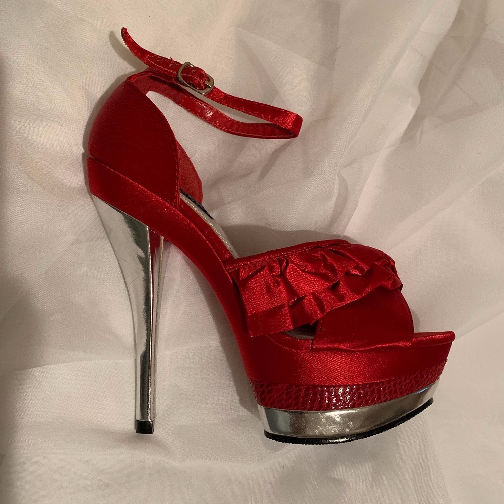 Red Ruffled Stilleto